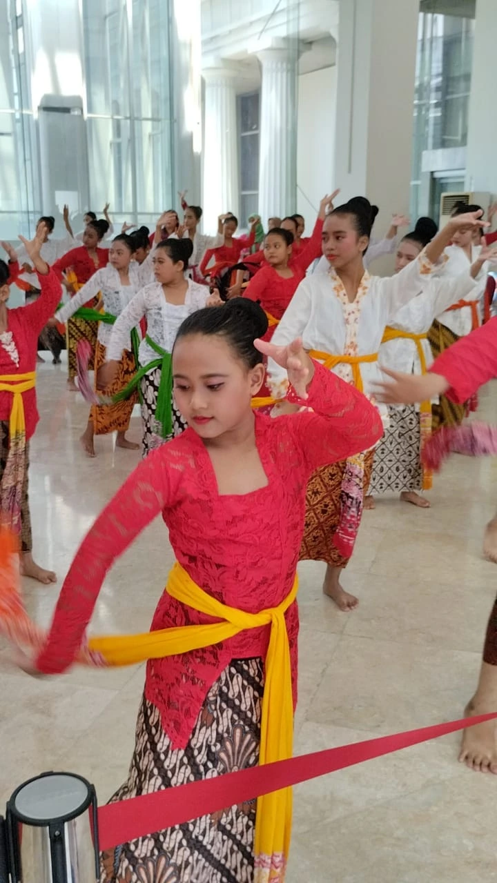 Menari di Belantara Budaya Indonesia